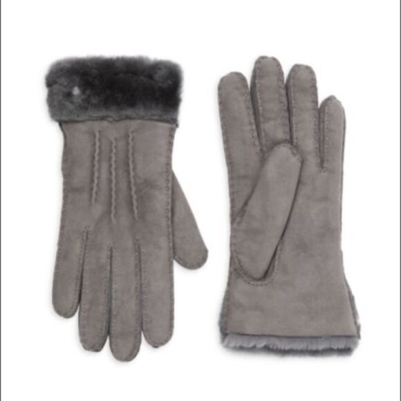 NWT UGG EXPOSED SHEEPSKIN GLOVE - Picture 1 of 4